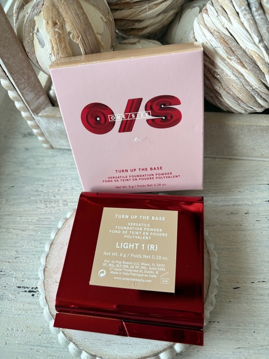 ONE/SIZE Light 1R Powder Foundation - Picture 2 of 6